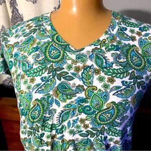 Women’s size small The Loft Green Paisley print short sleeve v neck top